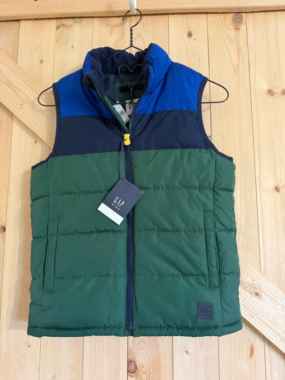Kids GAP puffer vest - new